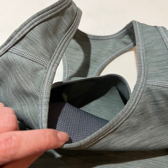 Nike Dri-Fit Sorts Bra - Picture 5 of 7